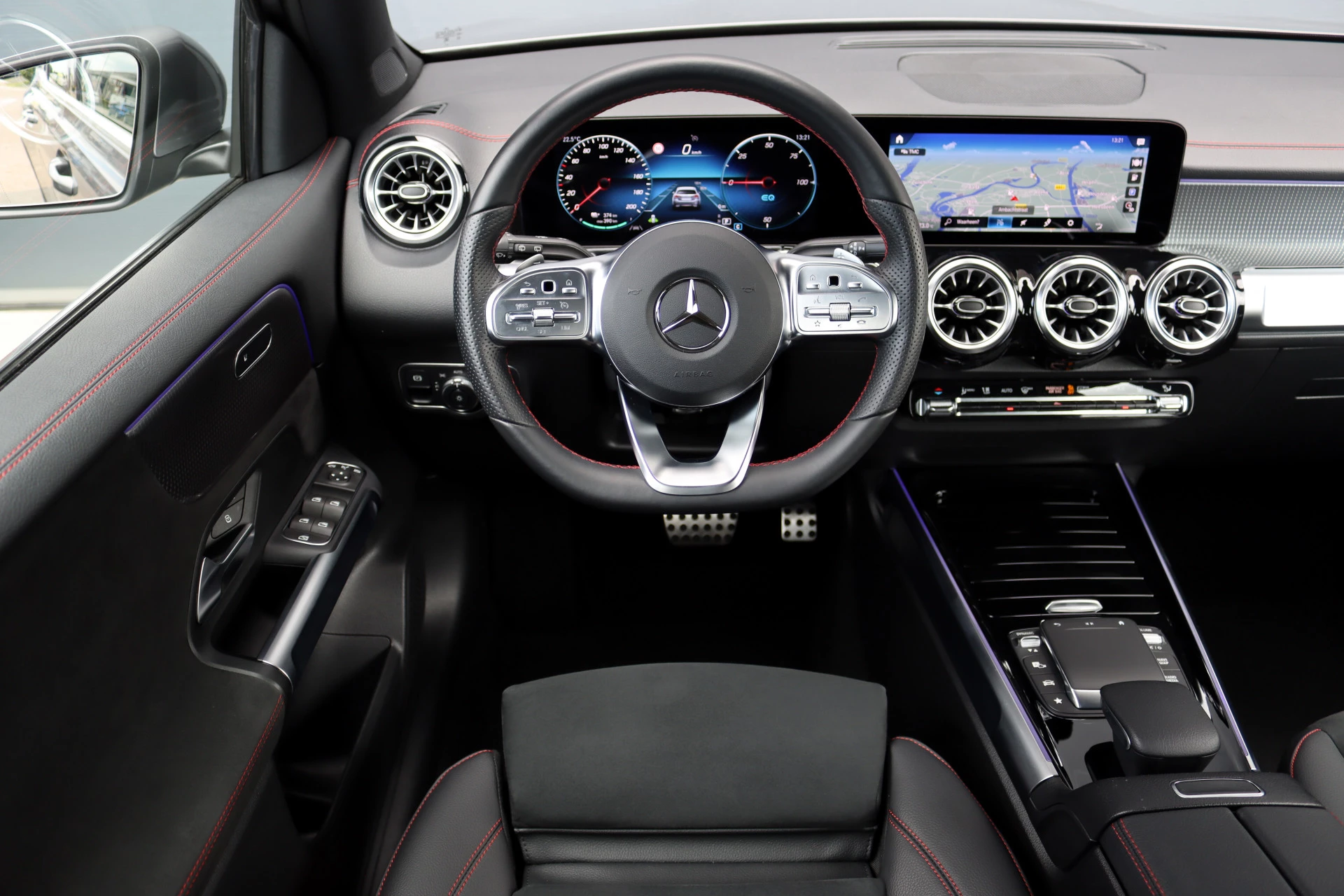 Hoofdafbeelding Mercedes-Benz EQB