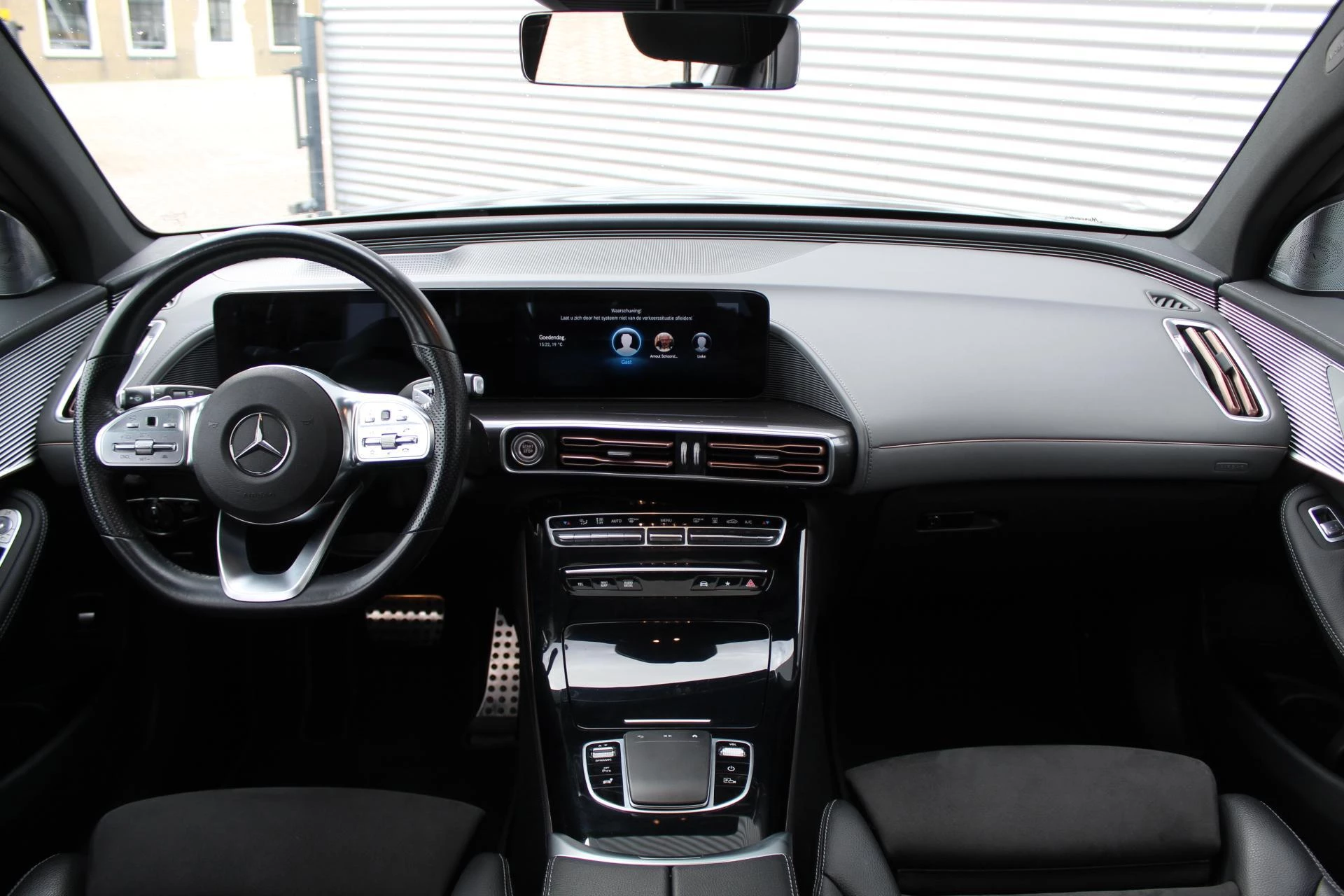 Hoofdafbeelding Mercedes-Benz EQC