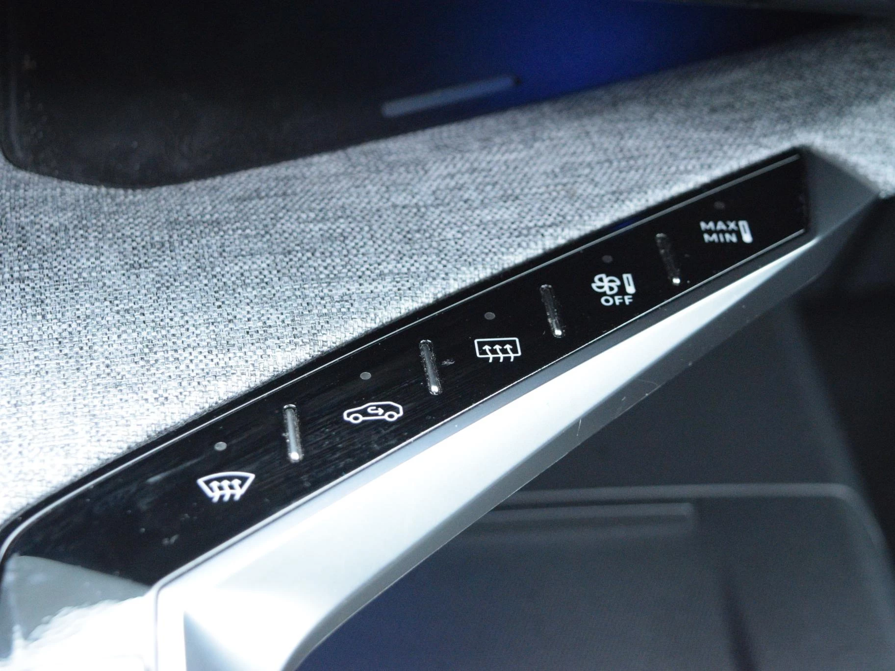 Hoofdafbeelding Peugeot e-3008