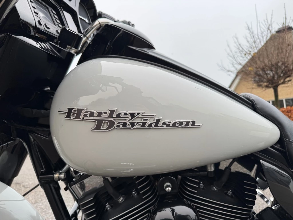 Hoofdafbeelding Harley-Davidson Street Glide