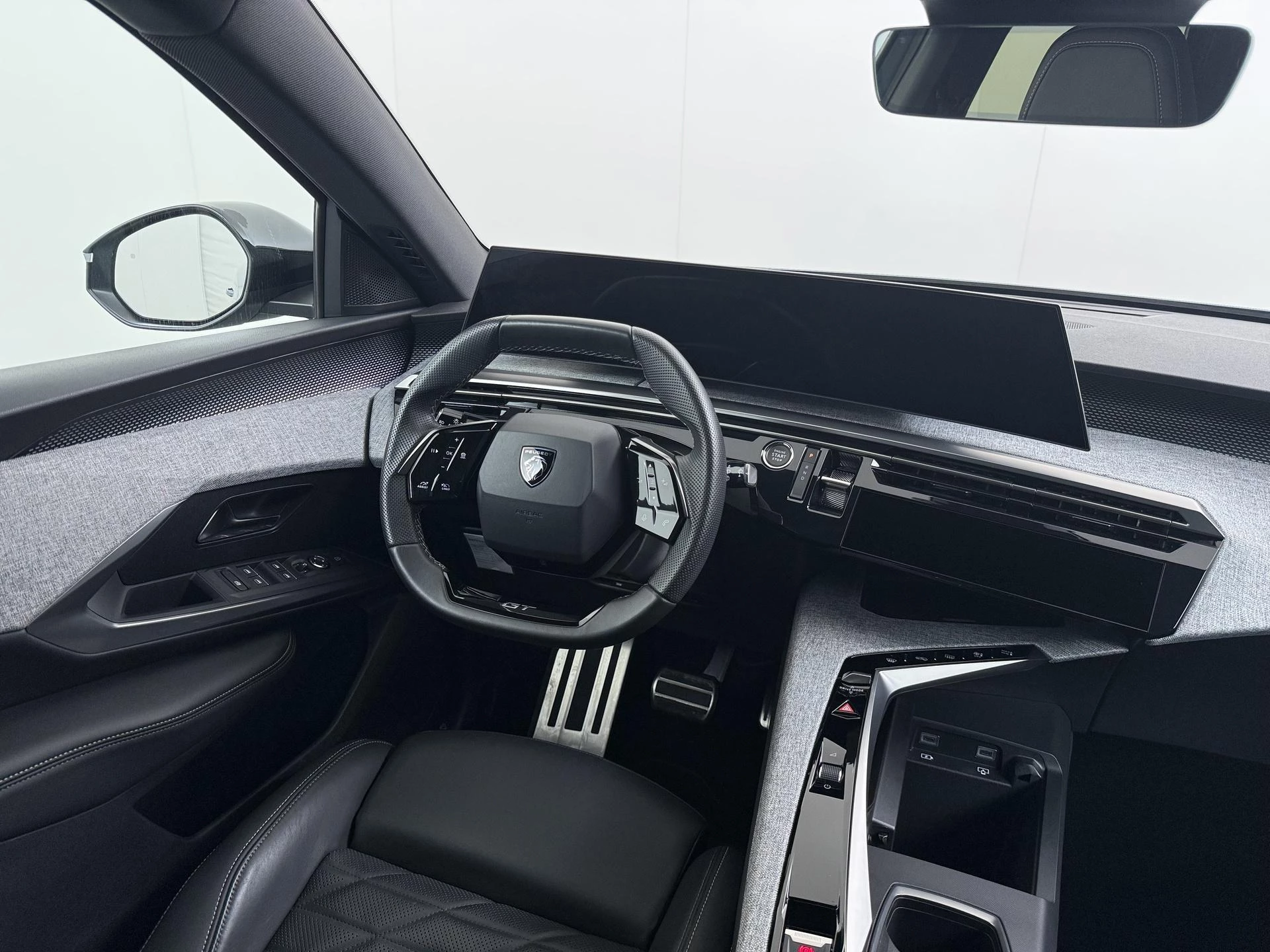 Hoofdafbeelding Peugeot e-5008