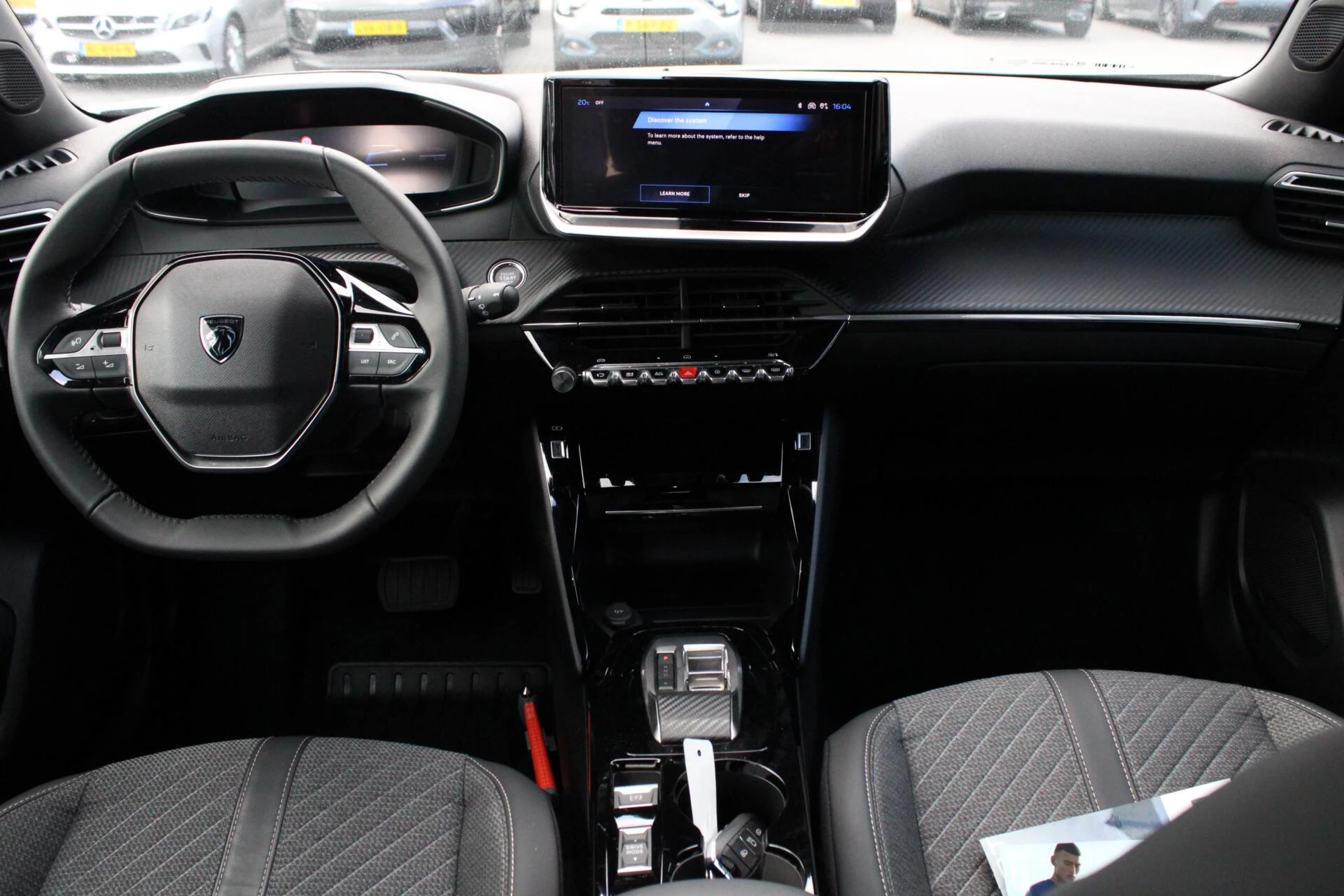 Hoofdafbeelding Peugeot e-2008