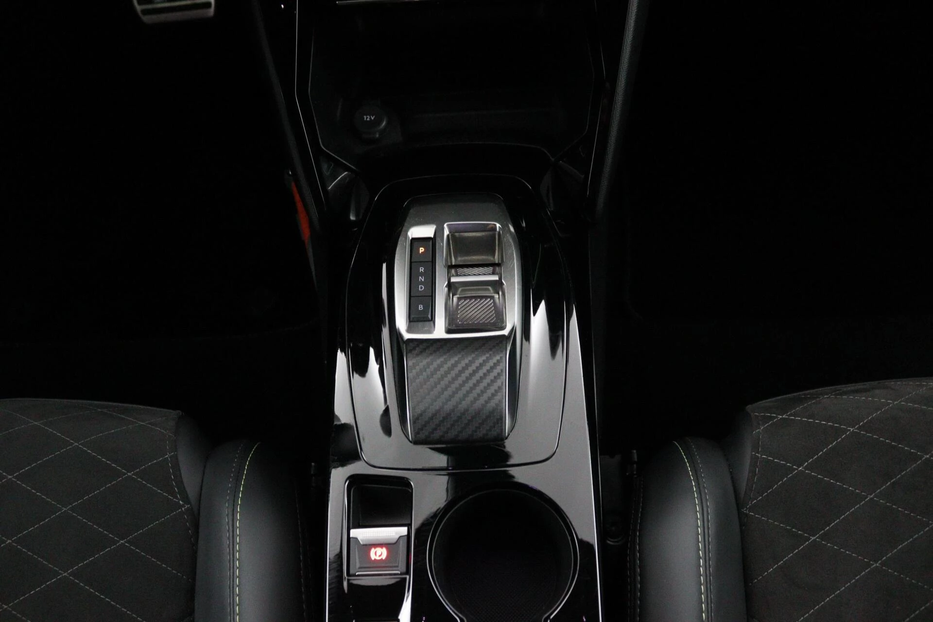 Hoofdafbeelding Peugeot e-2008