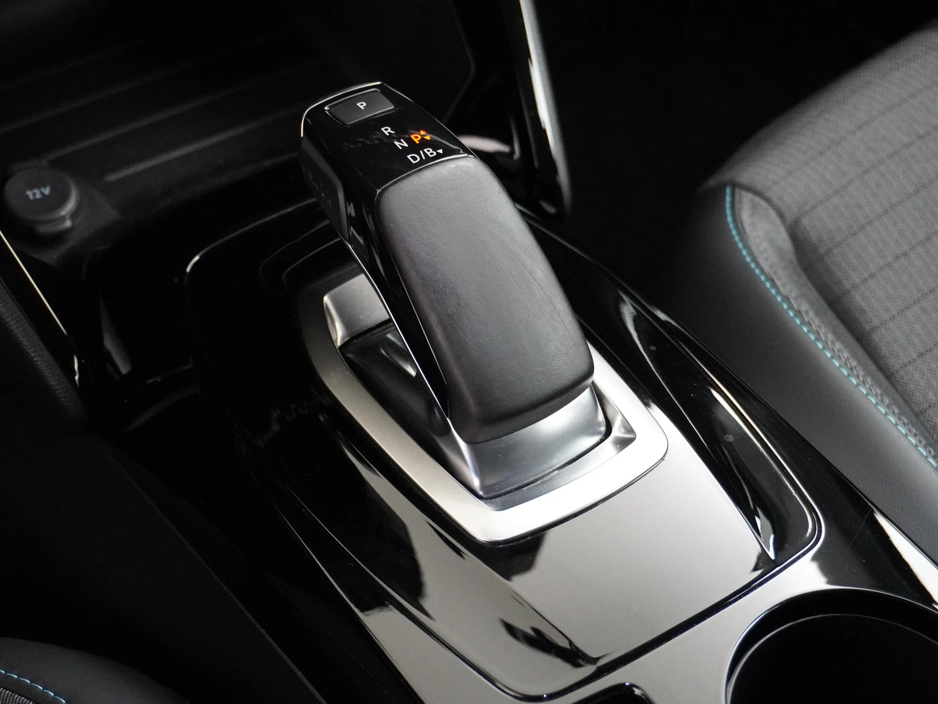 Hoofdafbeelding Peugeot e-2008