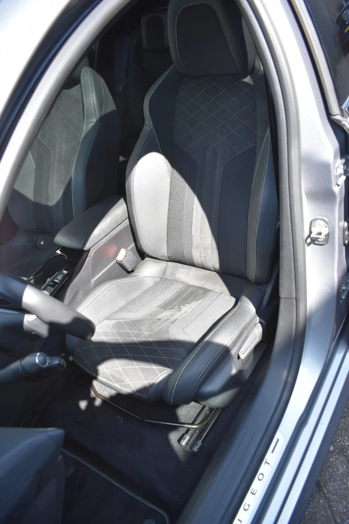 Hoofdafbeelding Peugeot e-208