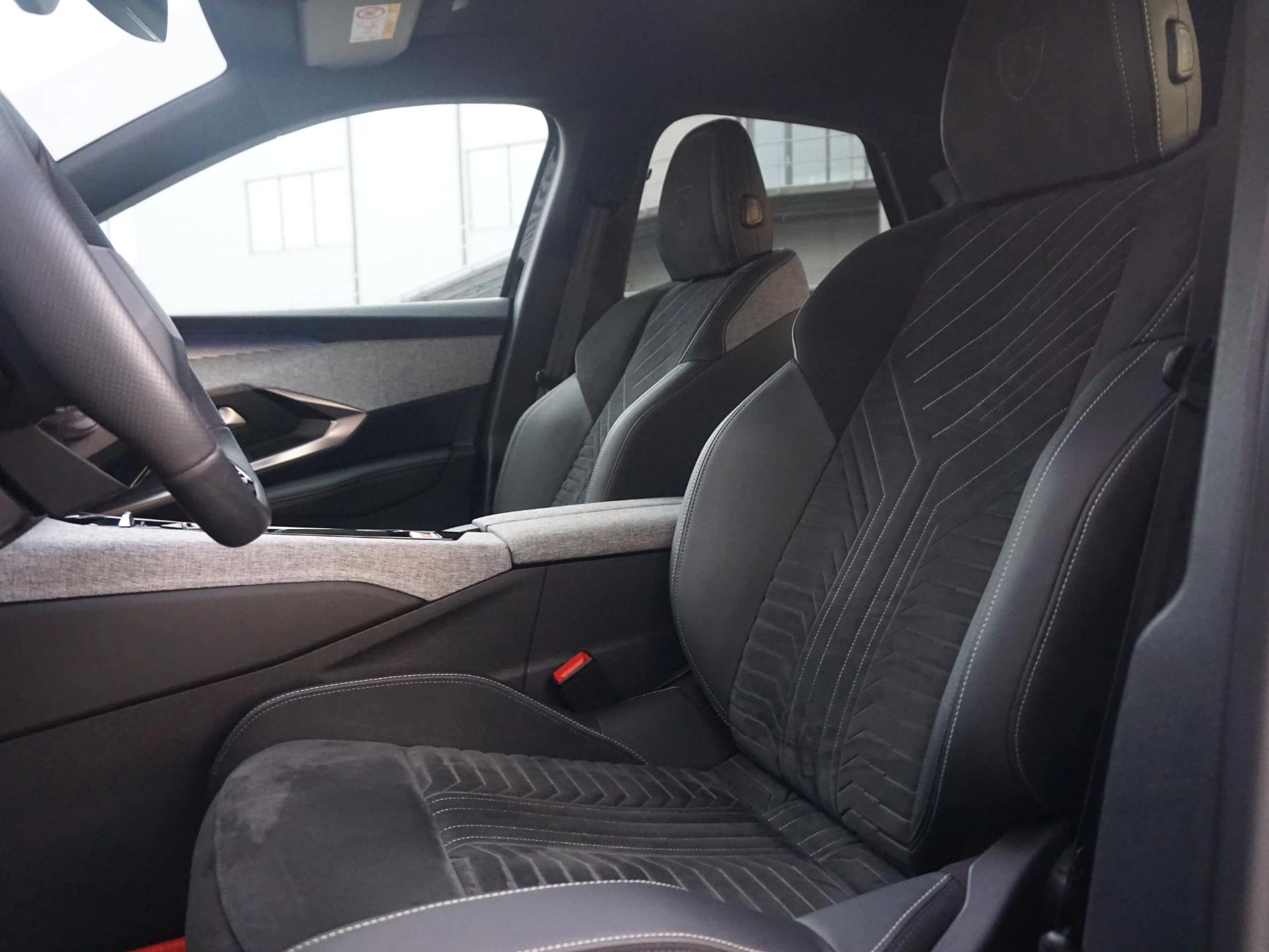 Hoofdafbeelding Peugeot e-3008