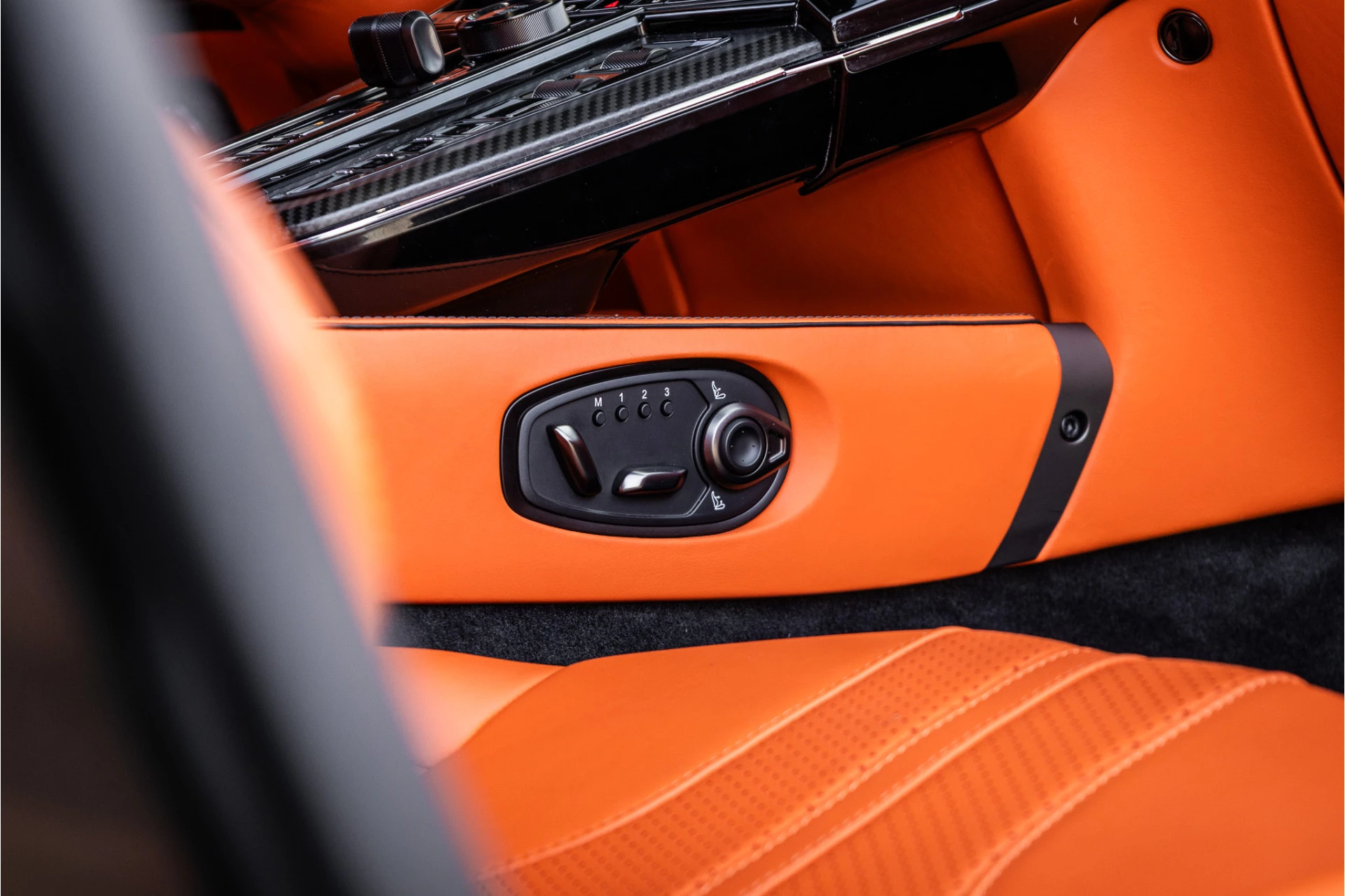 Hoofdafbeelding Aston Martin V8 Vantage