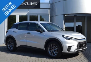 Lexus LBX 2WD STOELVERW STUURVERW PARK-SENSOR BLIND-SPOT CARPLAY LENDESTEUN