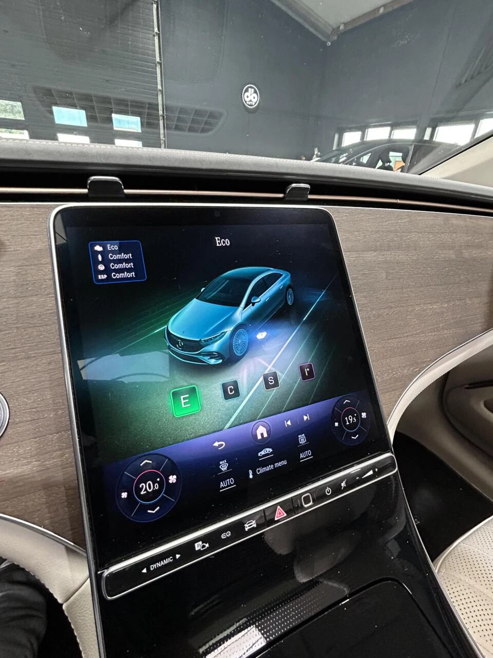 Hoofdafbeelding Mercedes-Benz EQS