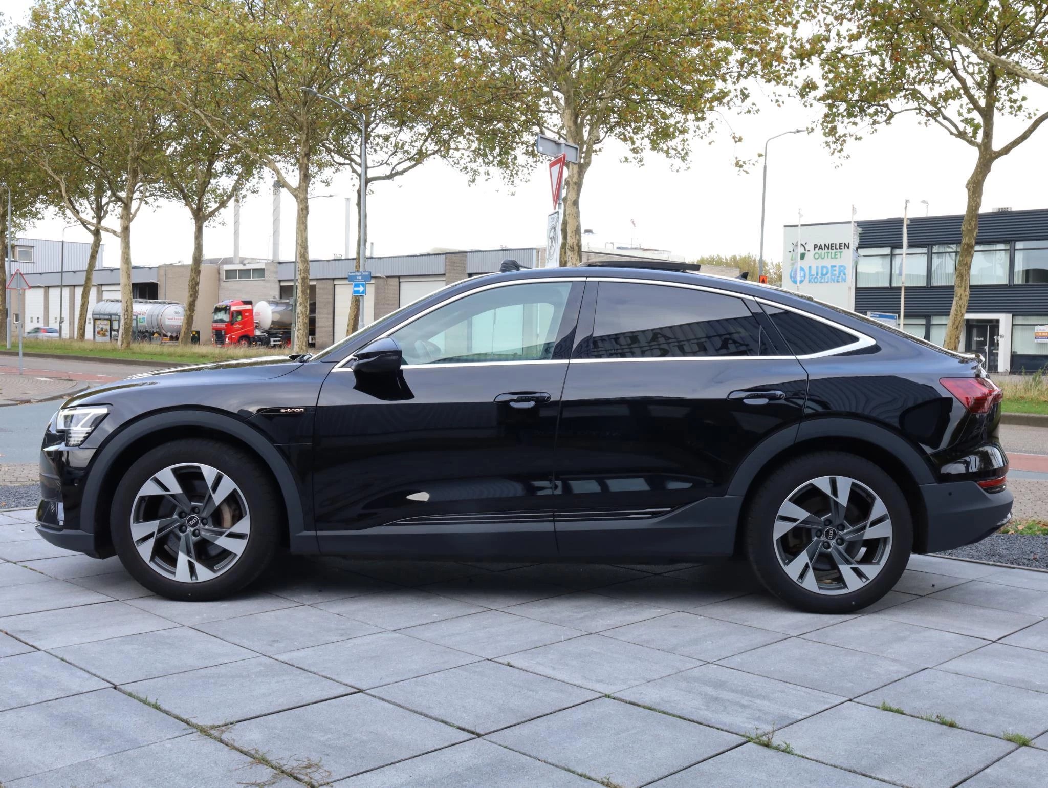 Hoofdafbeelding Audi e-tron