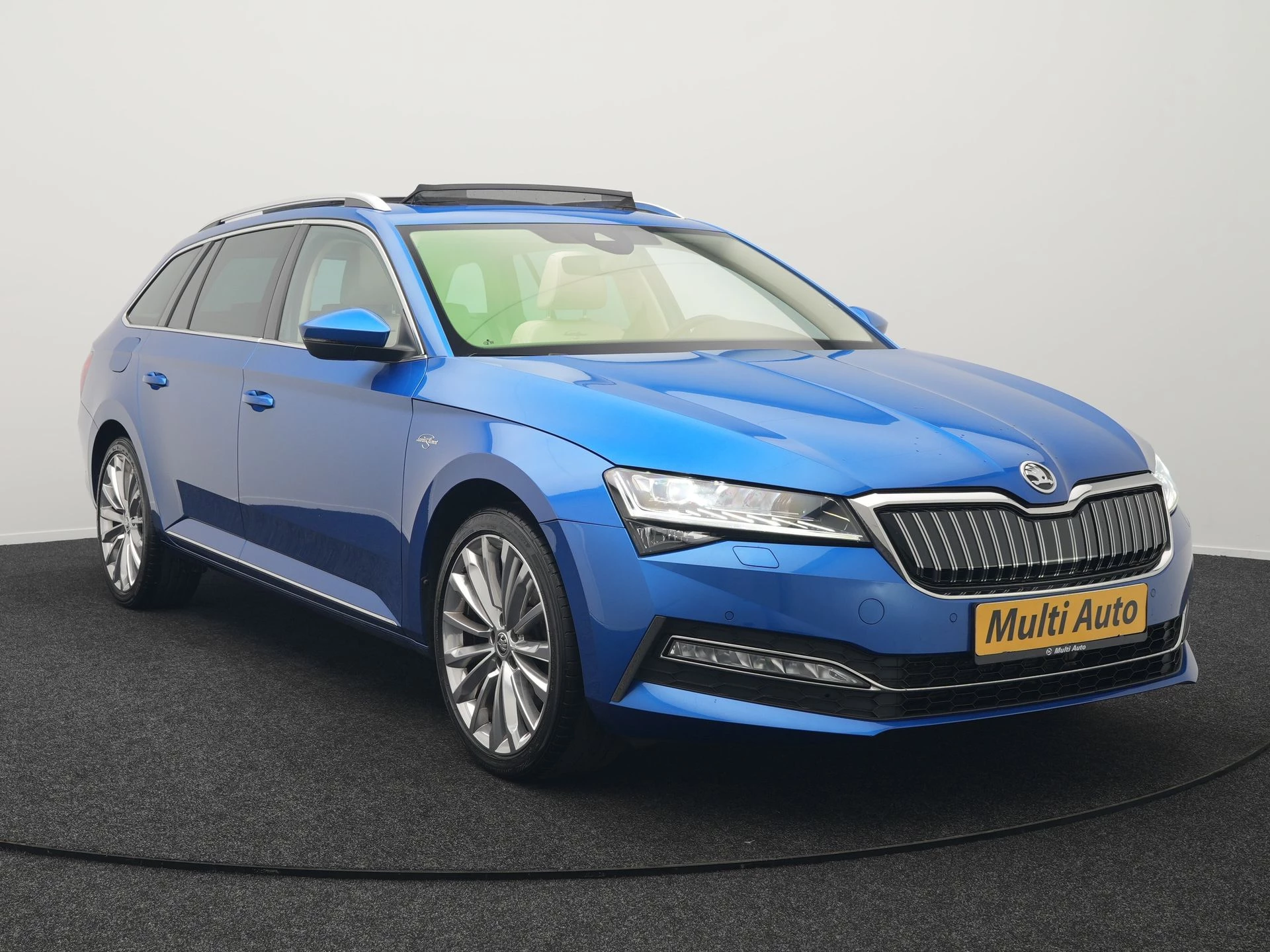Hoofdafbeelding Škoda Superb