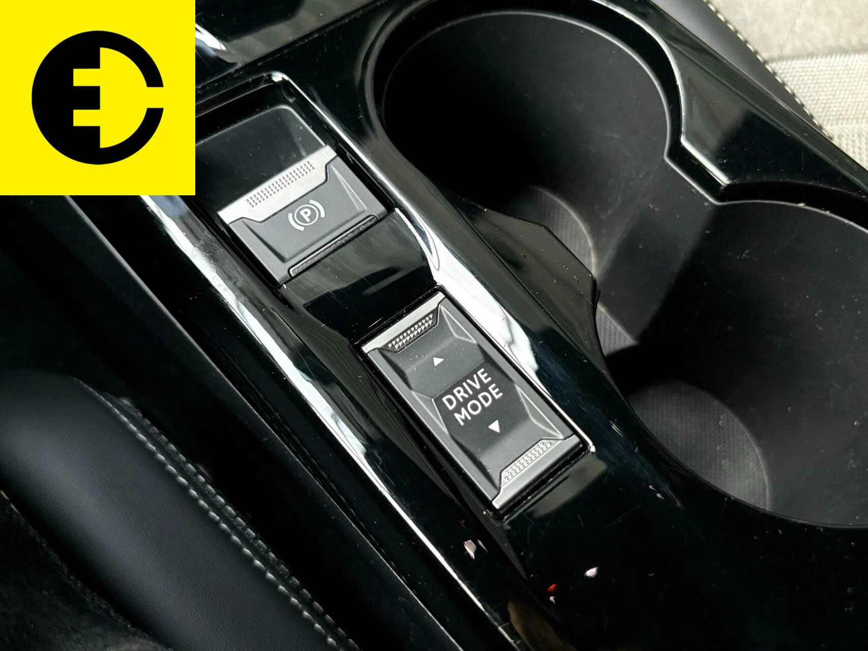 Hoofdafbeelding Peugeot e-208