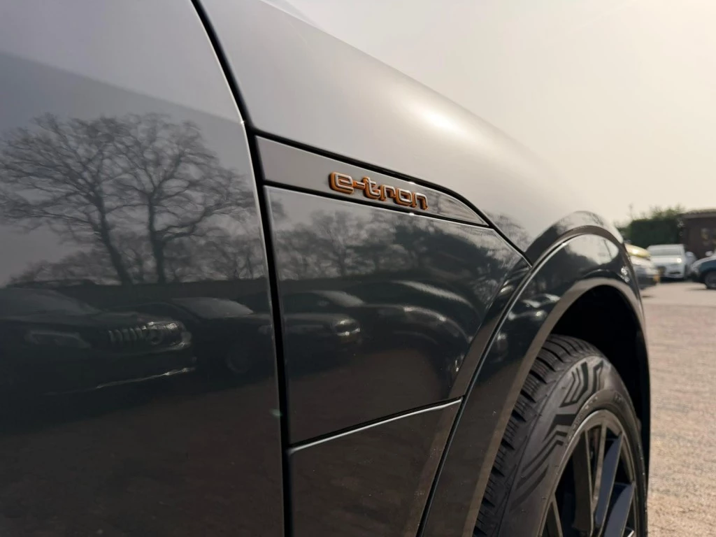 Hoofdafbeelding Audi e-tron