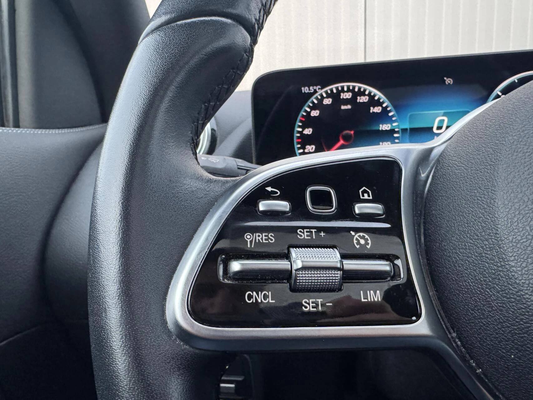 Hoofdafbeelding Mercedes-Benz EQA