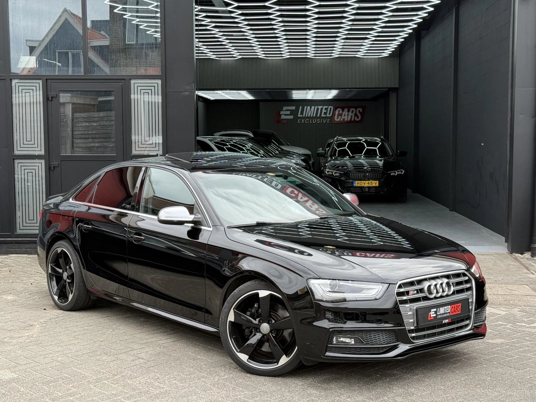 Hoofdafbeelding Audi S4