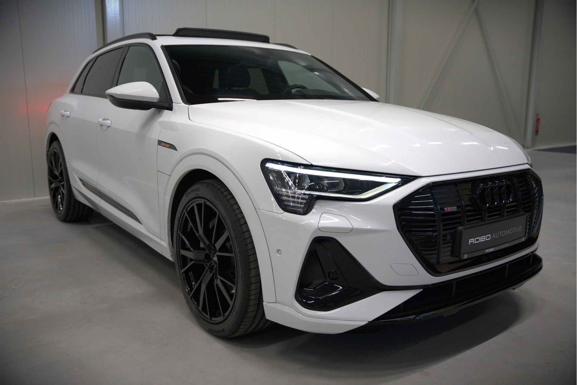 Hoofdafbeelding Audi e-tron