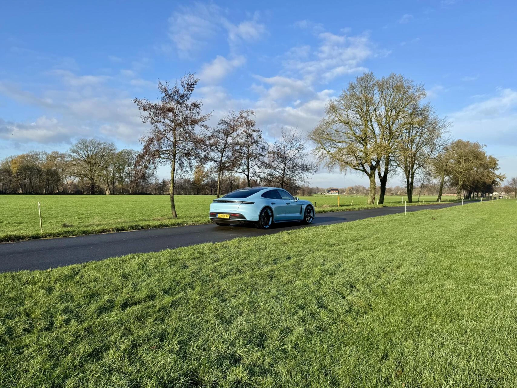 Hoofdafbeelding Porsche Taycan