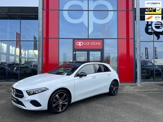 Hoofdafbeelding Mercedes-Benz A-Klasse Mercedes-Benz A-klasse 250 e Luxury Line Panorama Hybride