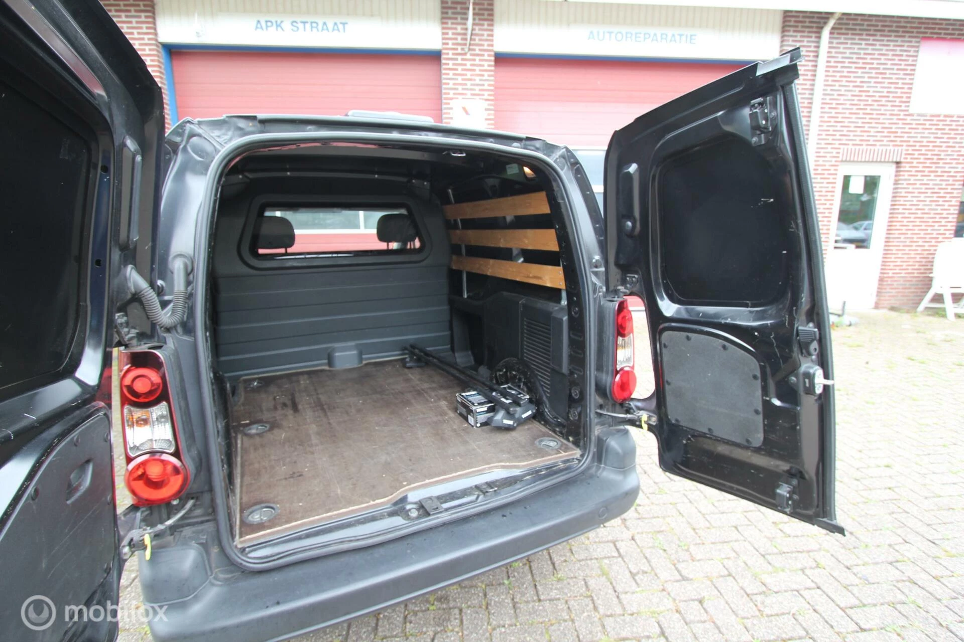 Hoofdafbeelding Peugeot Partner