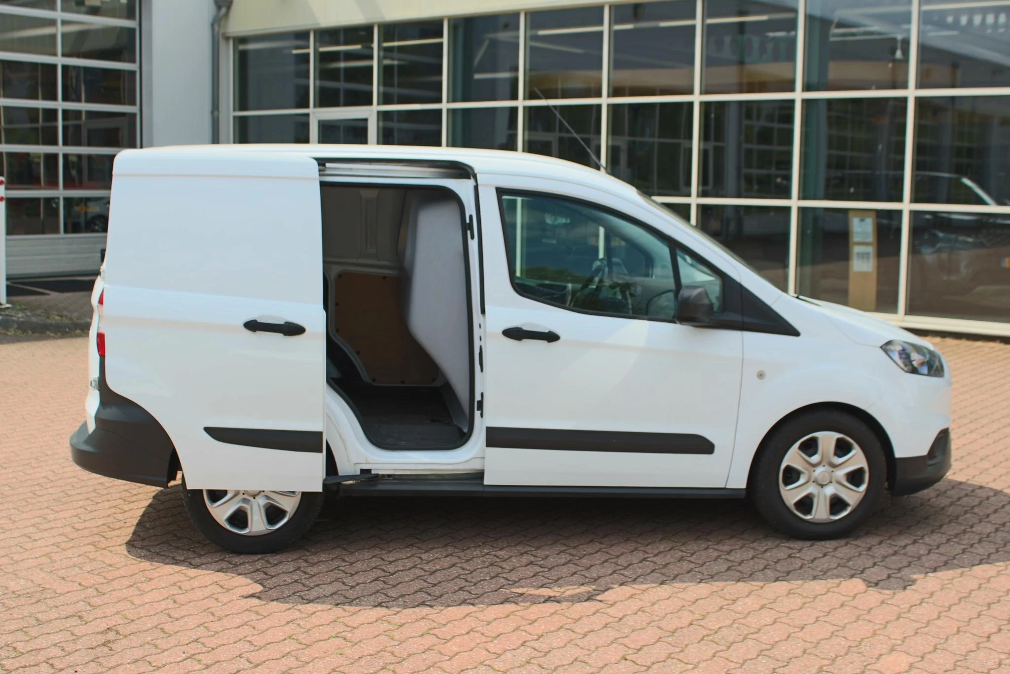 Hoofdafbeelding Ford Transit Courier