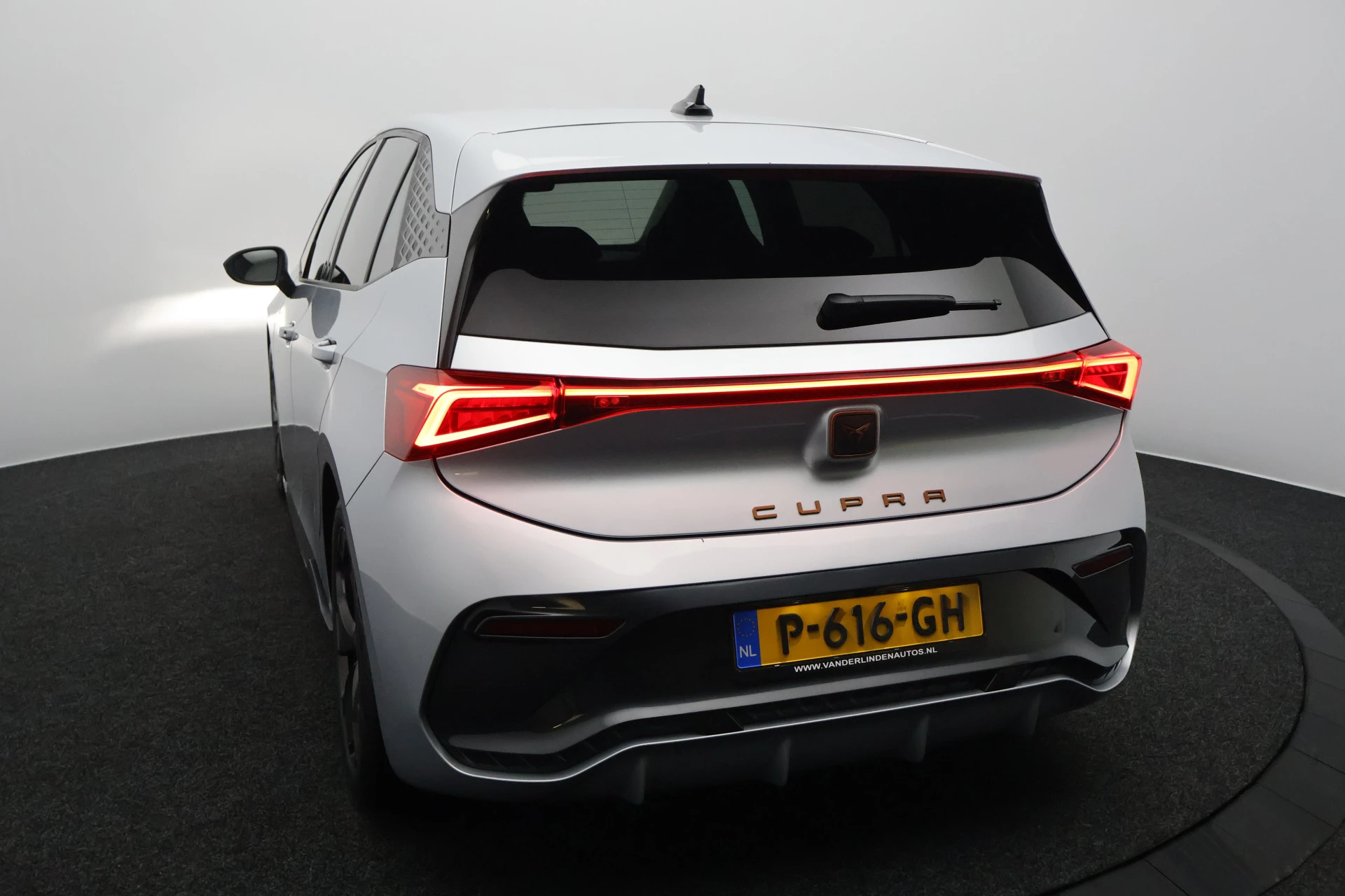 Hoofdafbeelding CUPRA Born