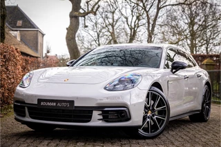 Hoofdafbeelding Porsche Panamera Porsche Panamera Sport Turismo 2.9 4 E-Hybrid 10 Years Edition Krijt Stoelventilatie 21" Achterasbesturing Soft Close Panorama