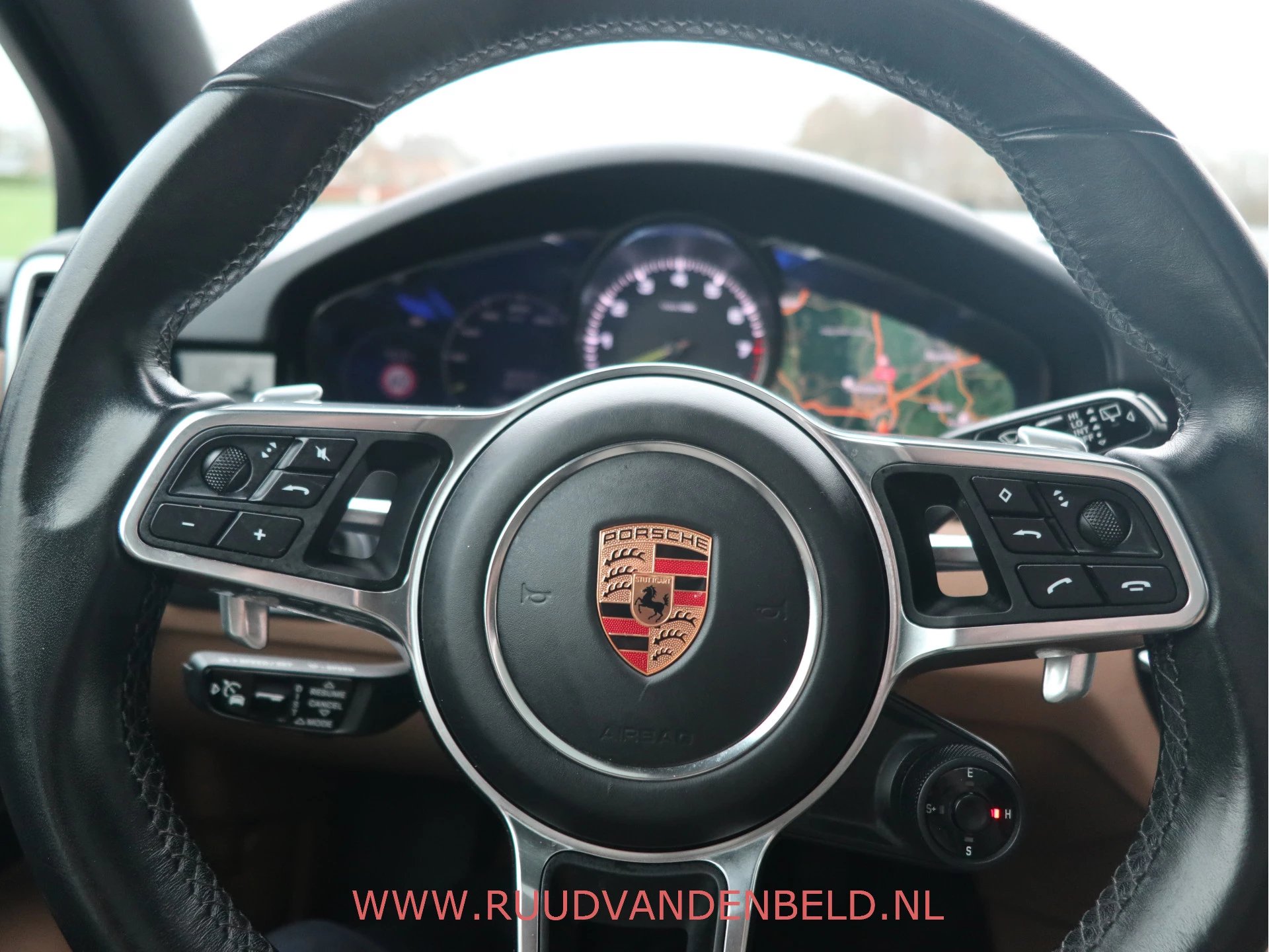 Hoofdafbeelding Porsche Cayenne