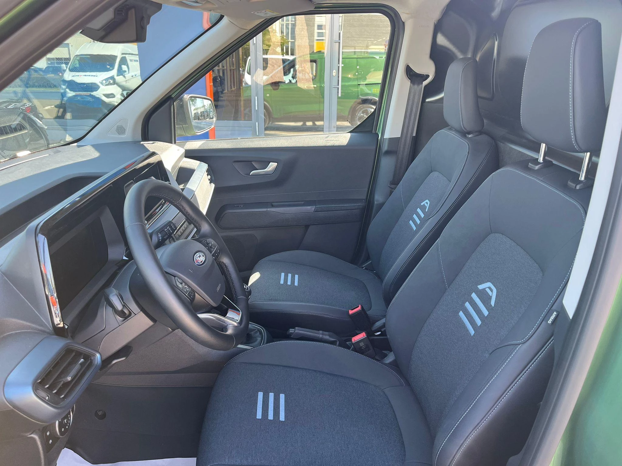 Hoofdafbeelding Ford Transit Courier