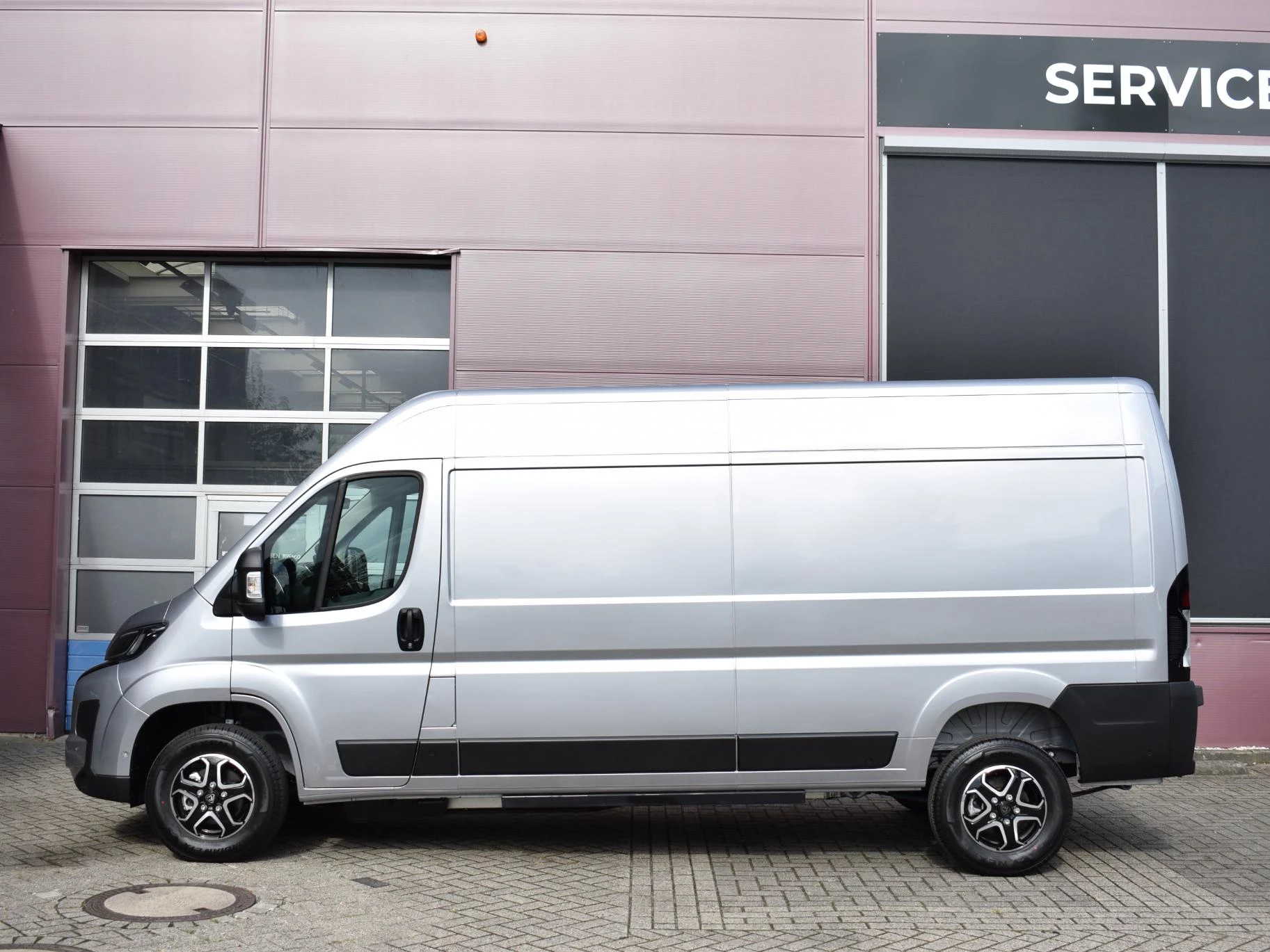 Hoofdafbeelding Peugeot e-Boxer