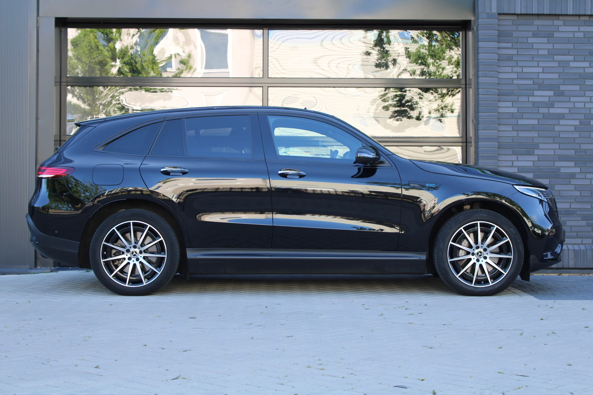 Hoofdafbeelding Mercedes-Benz EQC