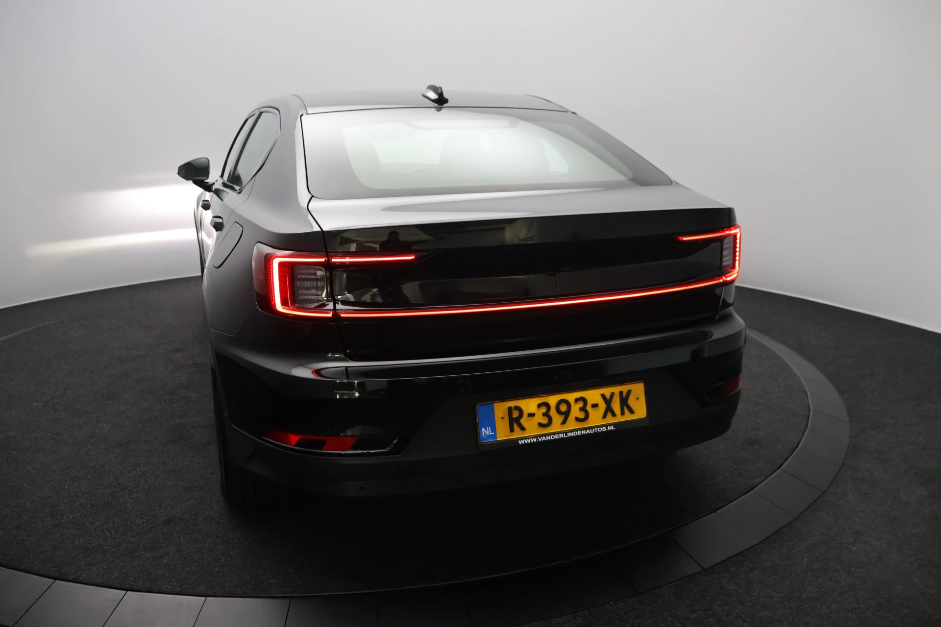Hoofdafbeelding Polestar 2