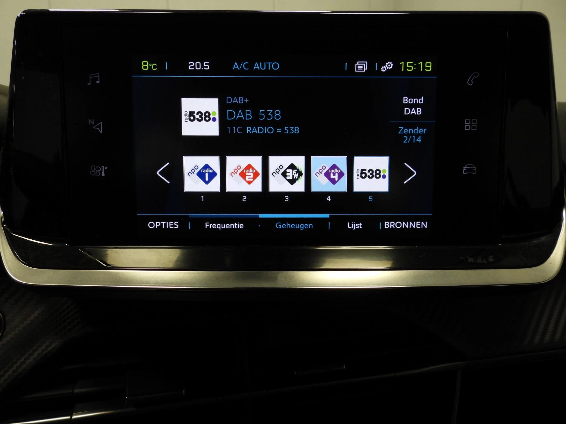 Hoofdafbeelding Peugeot e-208