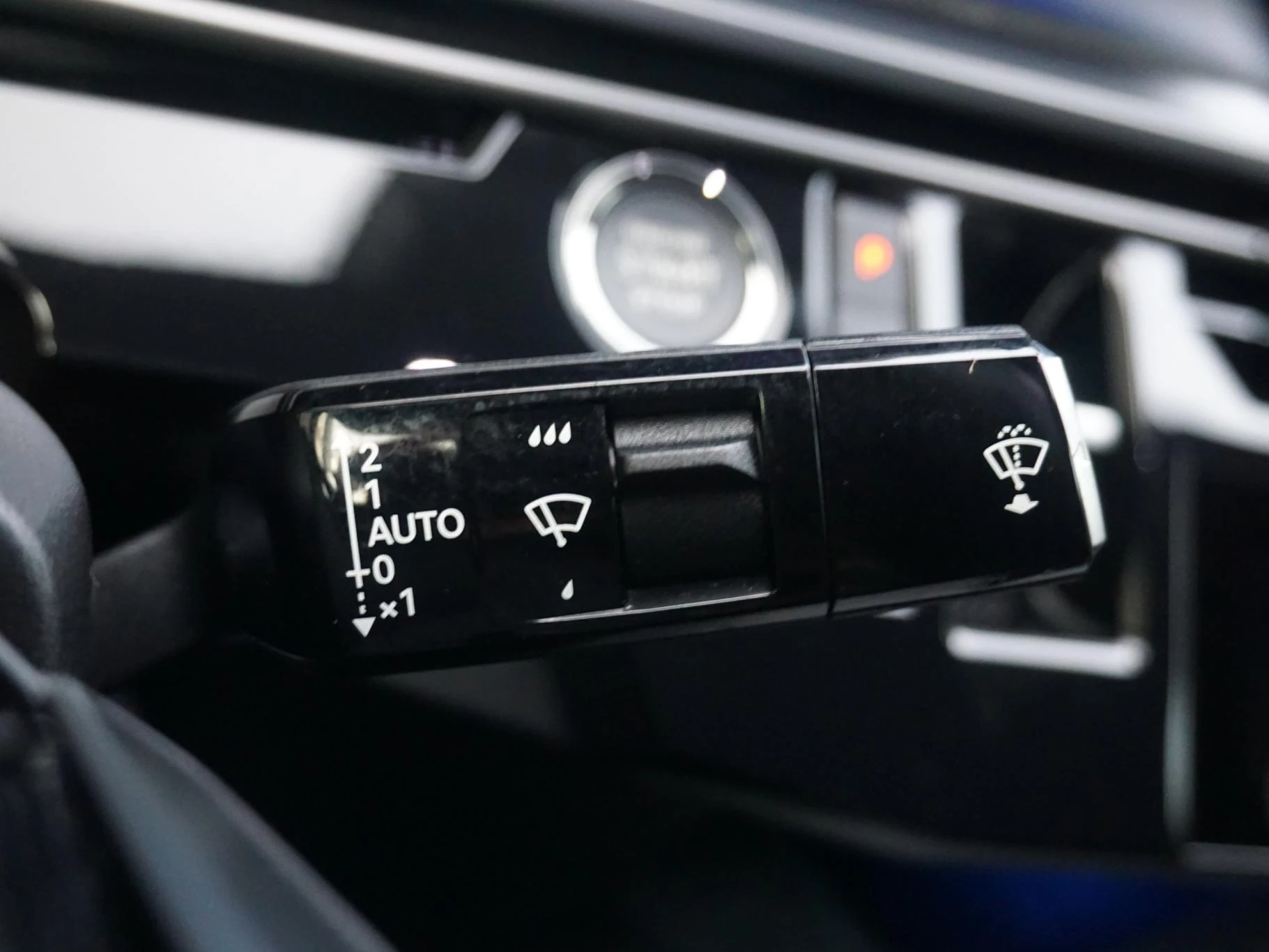 Hoofdafbeelding Peugeot e-3008