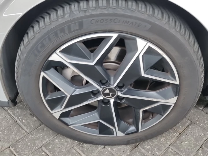 Hoofdafbeelding DS DS 4