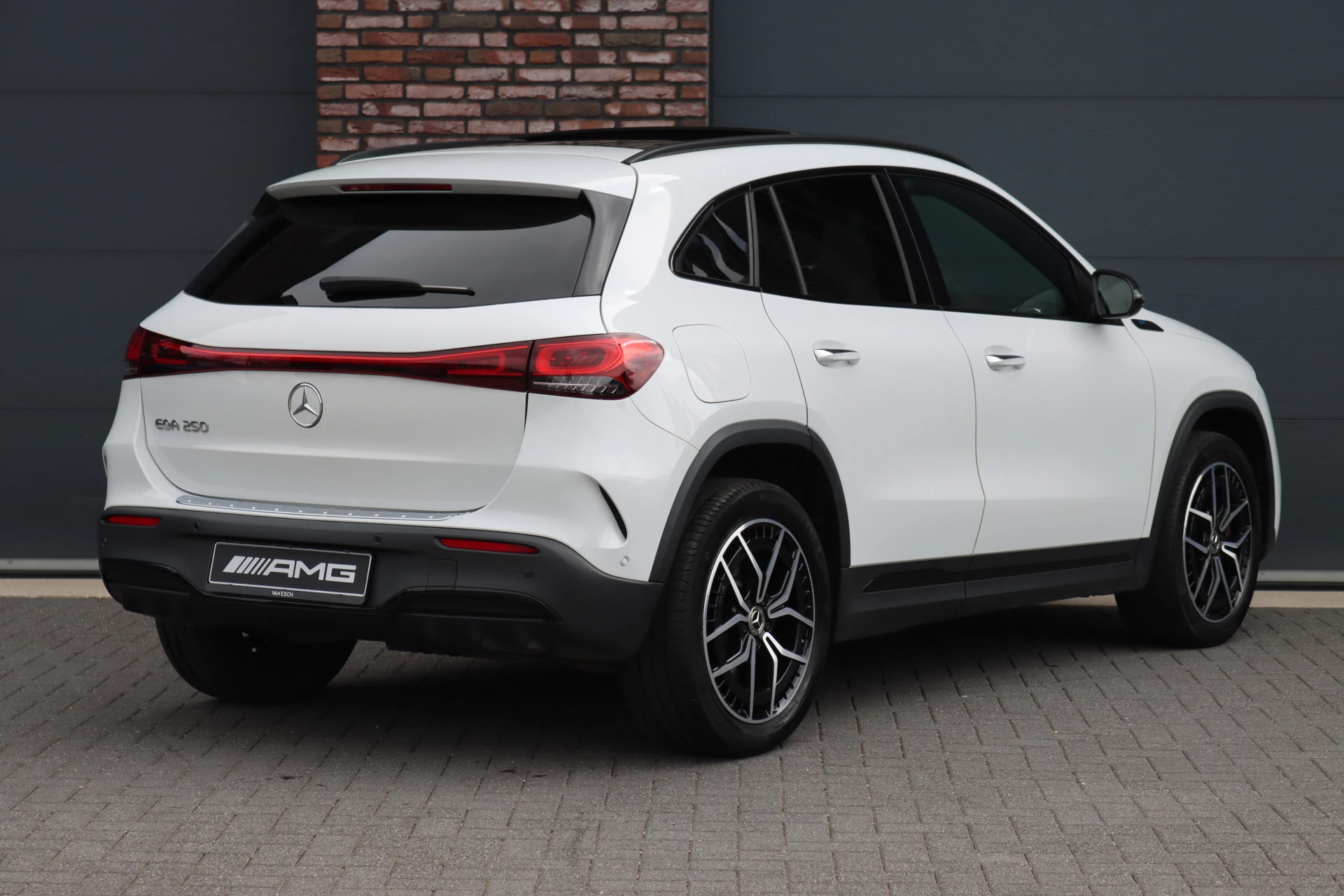 Hoofdafbeelding Mercedes-Benz EQA