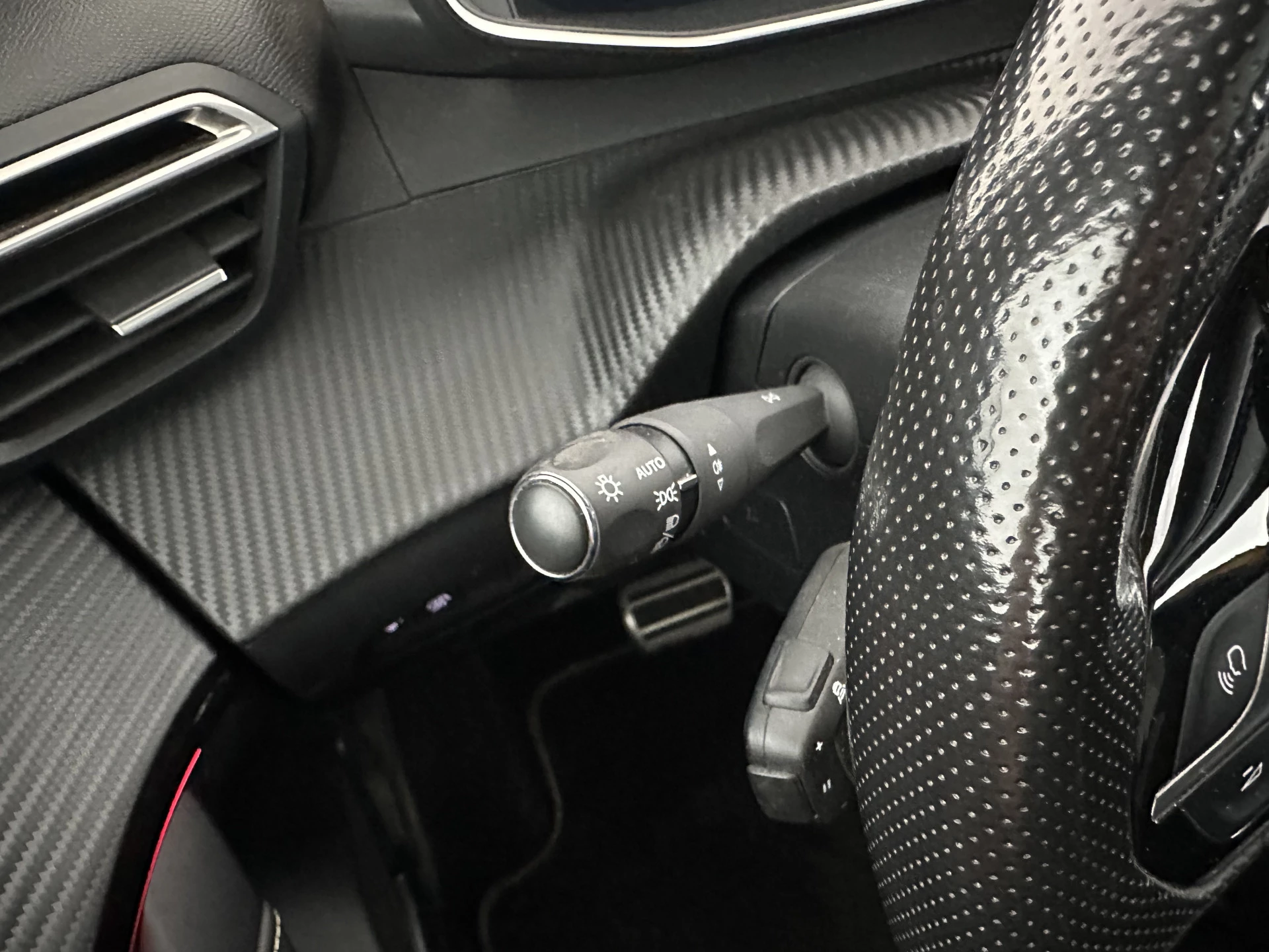 Hoofdafbeelding Peugeot e-208