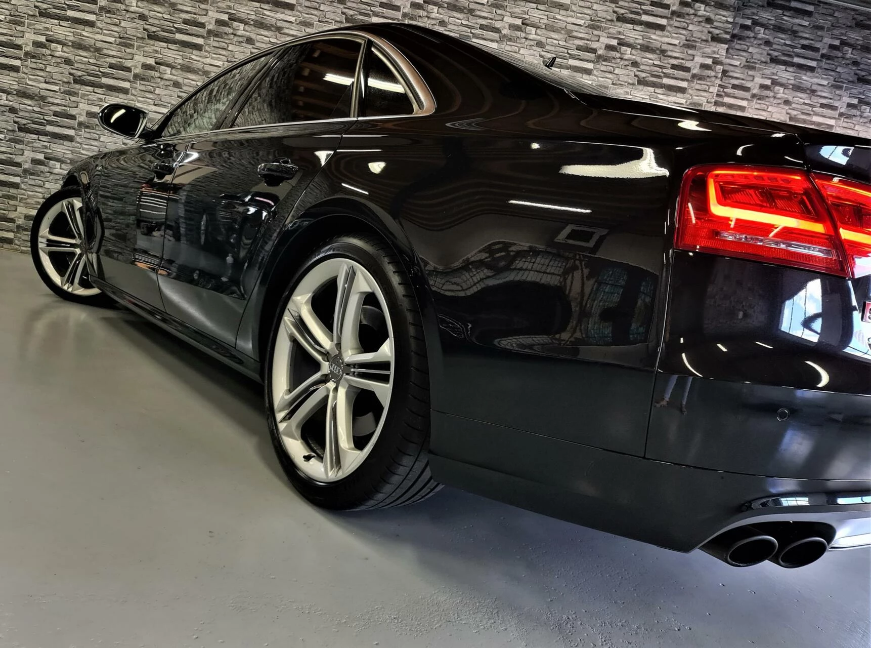 Hoofdafbeelding Audi S8