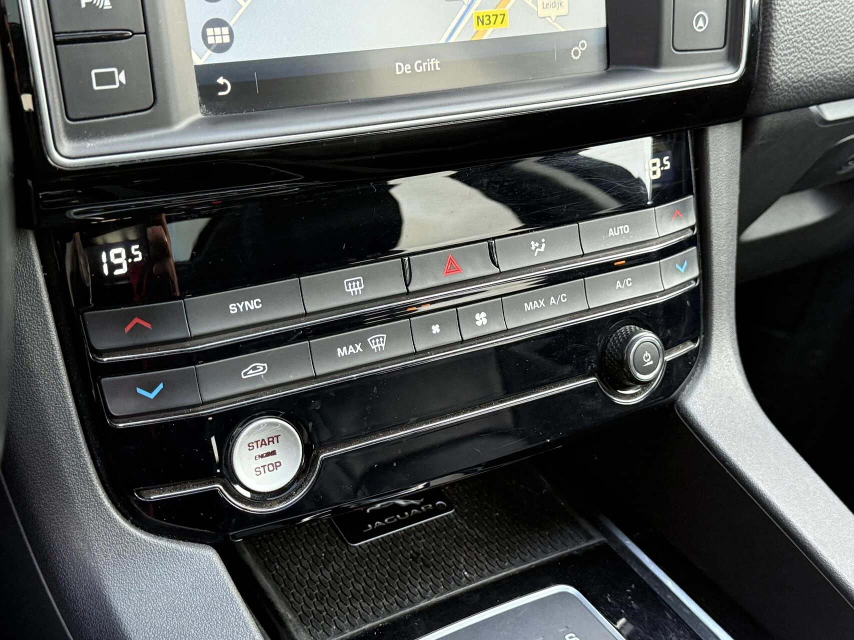 Hoofdafbeelding Jaguar F-PACE