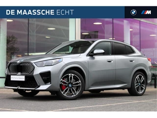 BMW iX2 eDrive20 High Executive M Sport / Trekhaak / M Adaptief onderstel / Sportstoelen / Stoelverwarming / Adaptieve LED / Parking Assistant Plus / Head-Up / Harman Kardon
