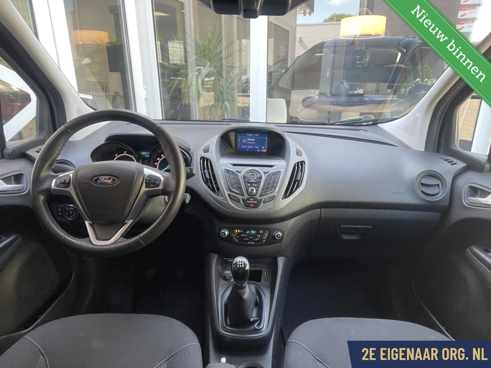Hoofdafbeelding Ford Transit Courier