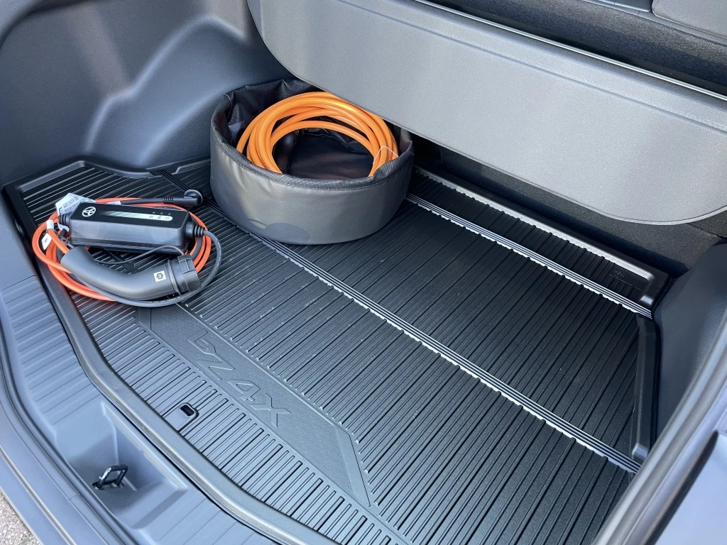 Hoofdafbeelding Toyota bZ4X