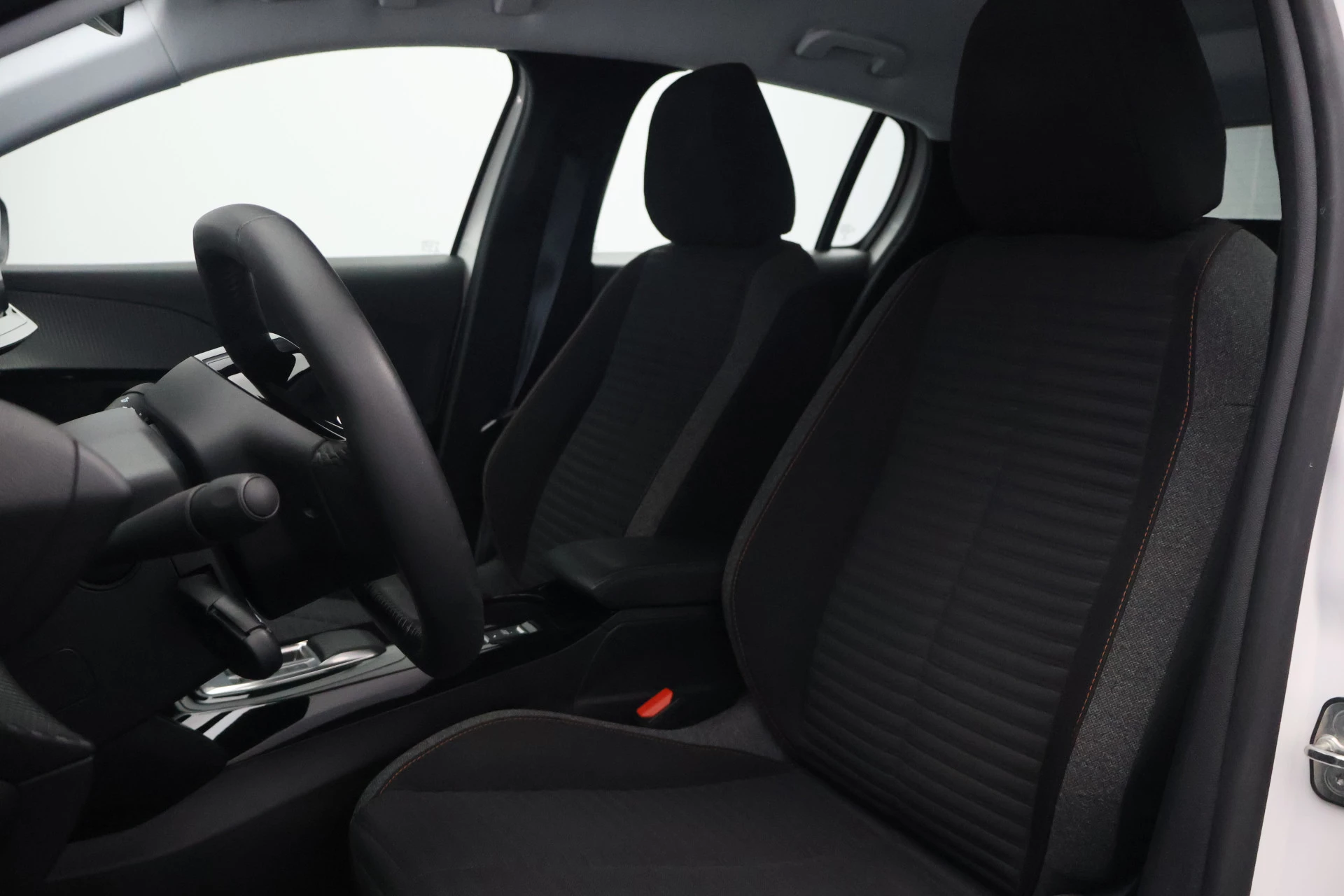 Hoofdafbeelding Peugeot e-208