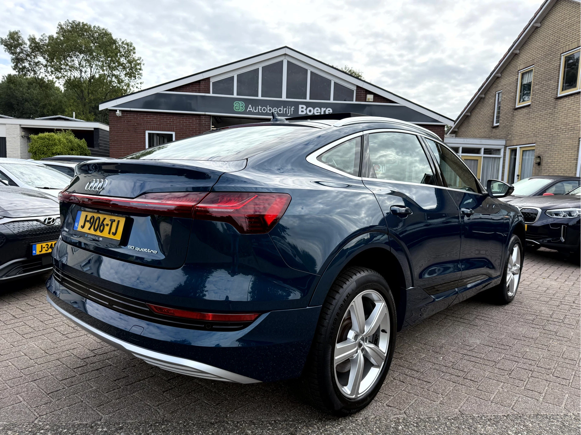 Hoofdafbeelding Audi e-tron