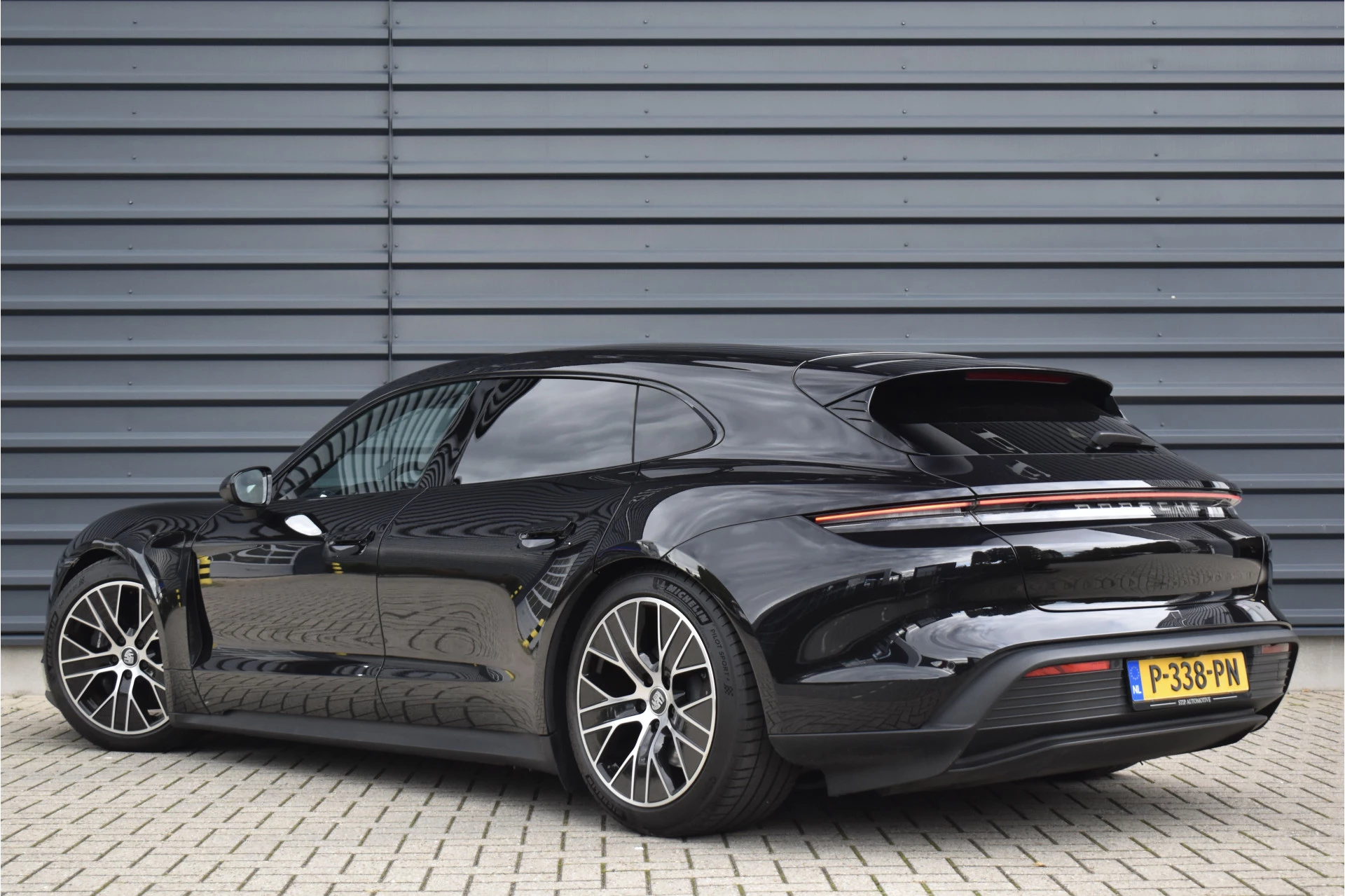 Hoofdafbeelding Porsche Taycan