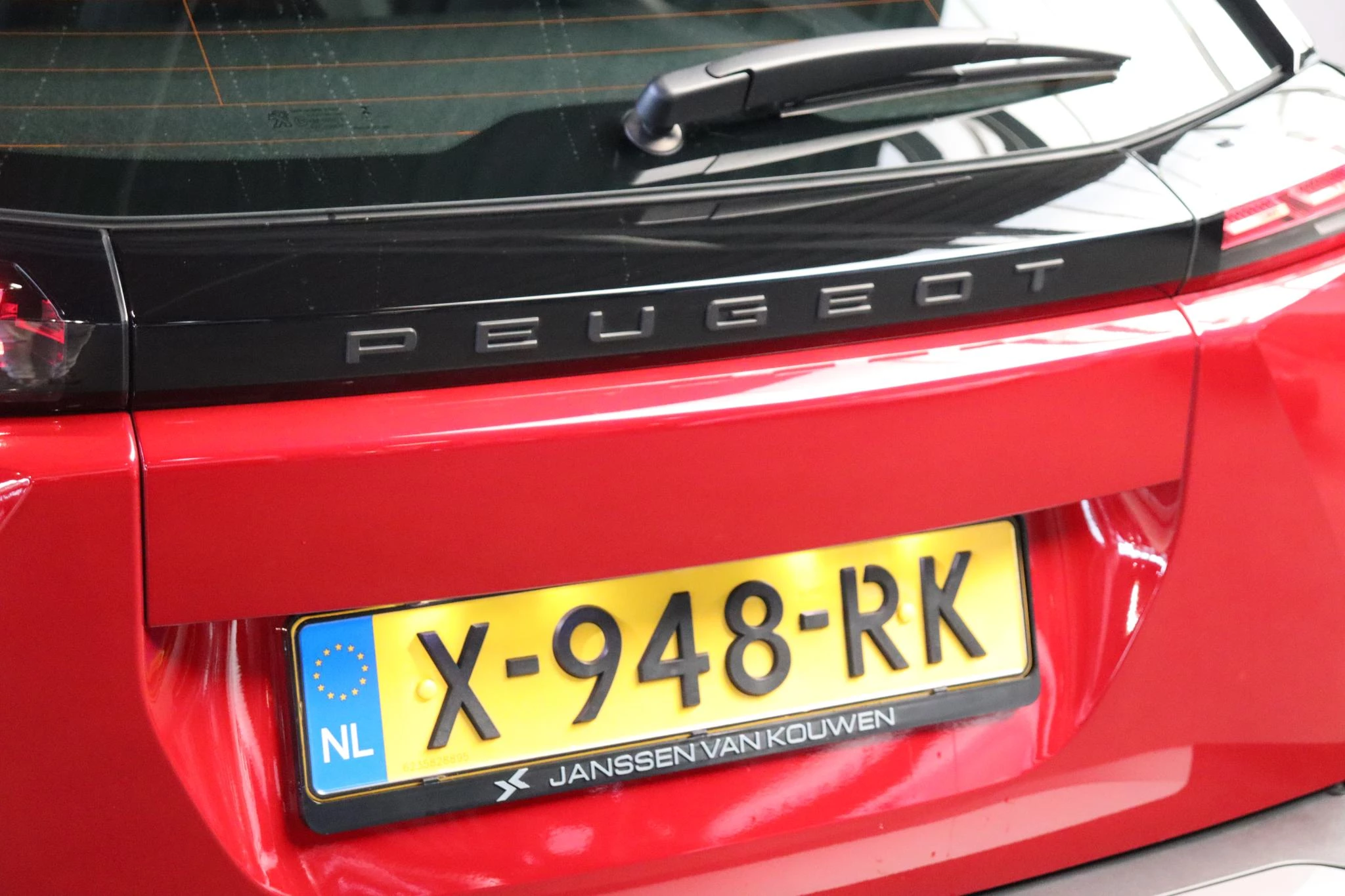 Hoofdafbeelding Peugeot e-2008