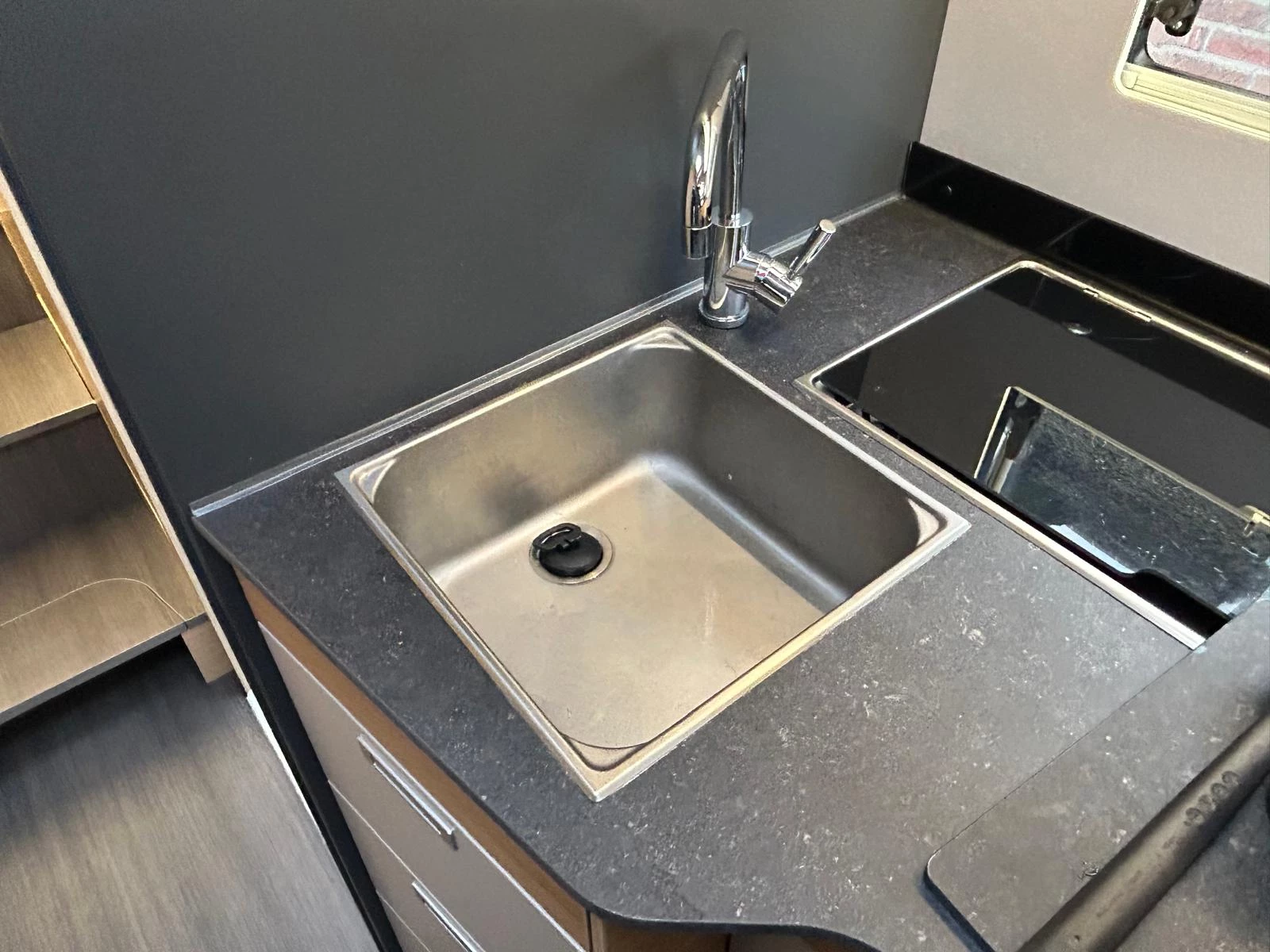 Hoofdafbeelding Adria MATRIX 670SL