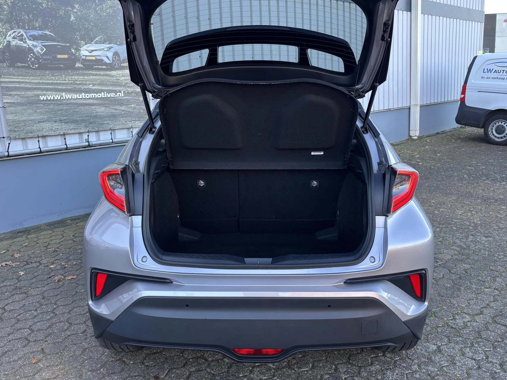 Hoofdafbeelding Toyota C-HR