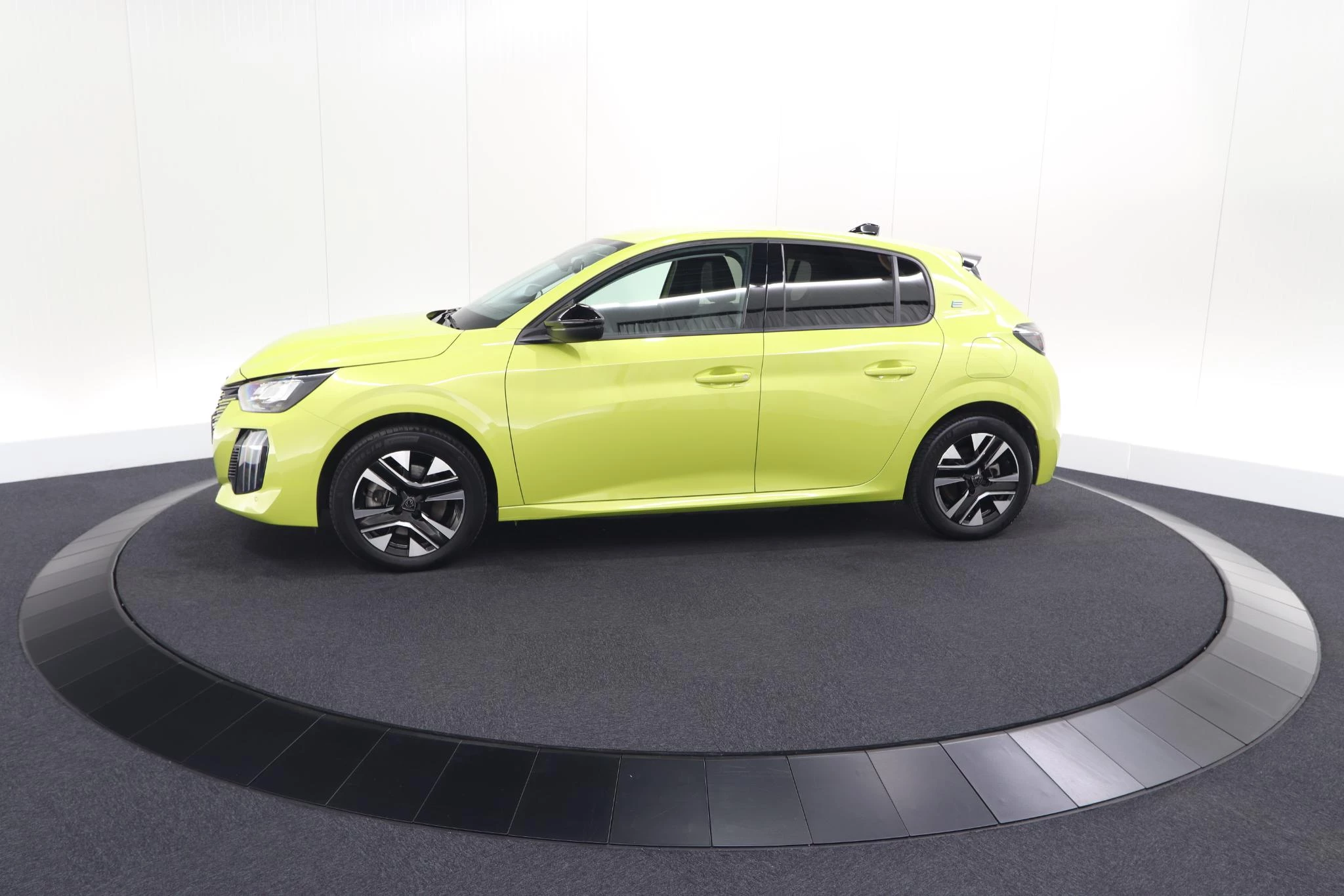 Hoofdafbeelding Peugeot e-208