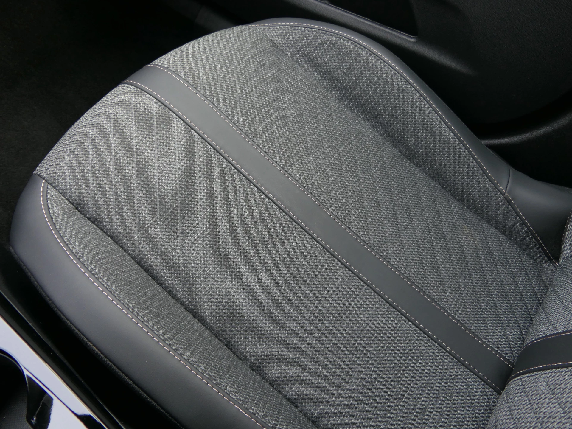 Hoofdafbeelding Peugeot e-2008