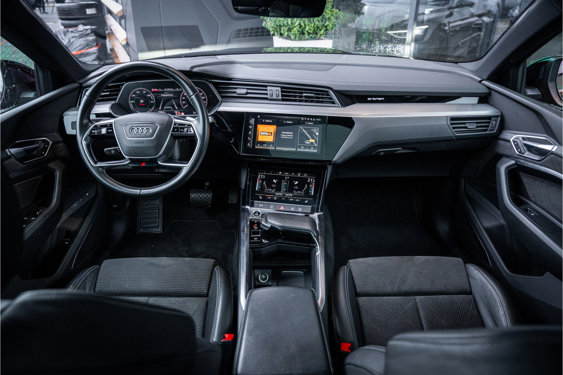 Hoofdafbeelding Audi e-tron